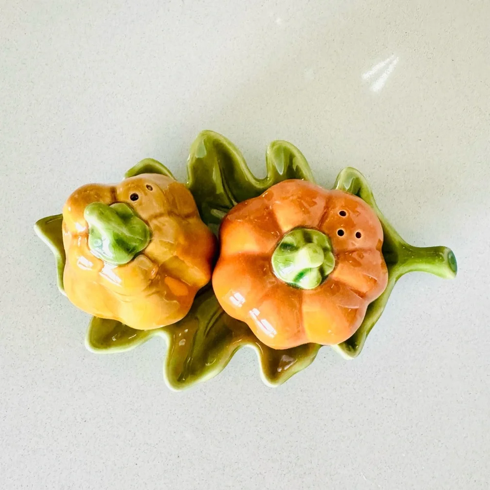 VINTAGE ANTHROPOLOGIE Gold Yellow Orange Pumpkin Squash Salt Pepper Shaker Plate